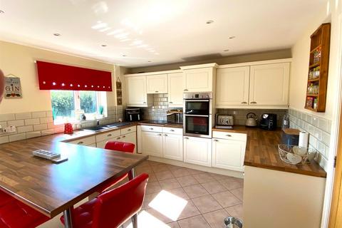 4 bedroom house for sale, Nook Lane, Kerry, Newtown