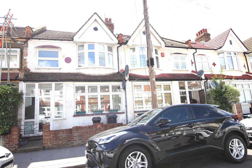 Nutfield Road, Thornton Heath, CR7 4 bed terraced house £2,500 pcm (£