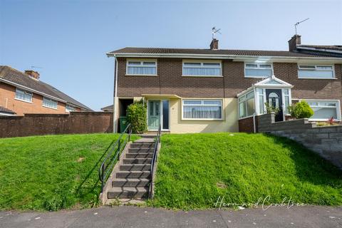 3 bedroom end of terrace house for sale - Beechley Drive, Pentrebane, Cardiff