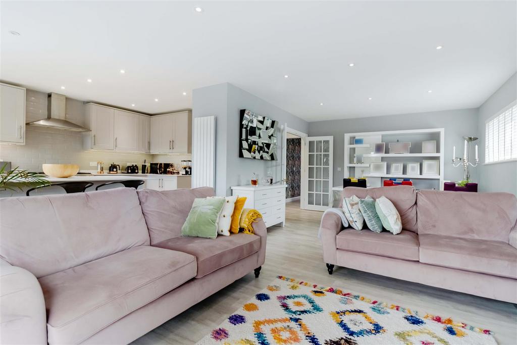 Hayling Rise, Worthing 4 bed detached bungalow for sale £675,000