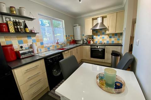 2 bedroom terraced house for sale, Fforest Fach, Tycroes, Ammanford