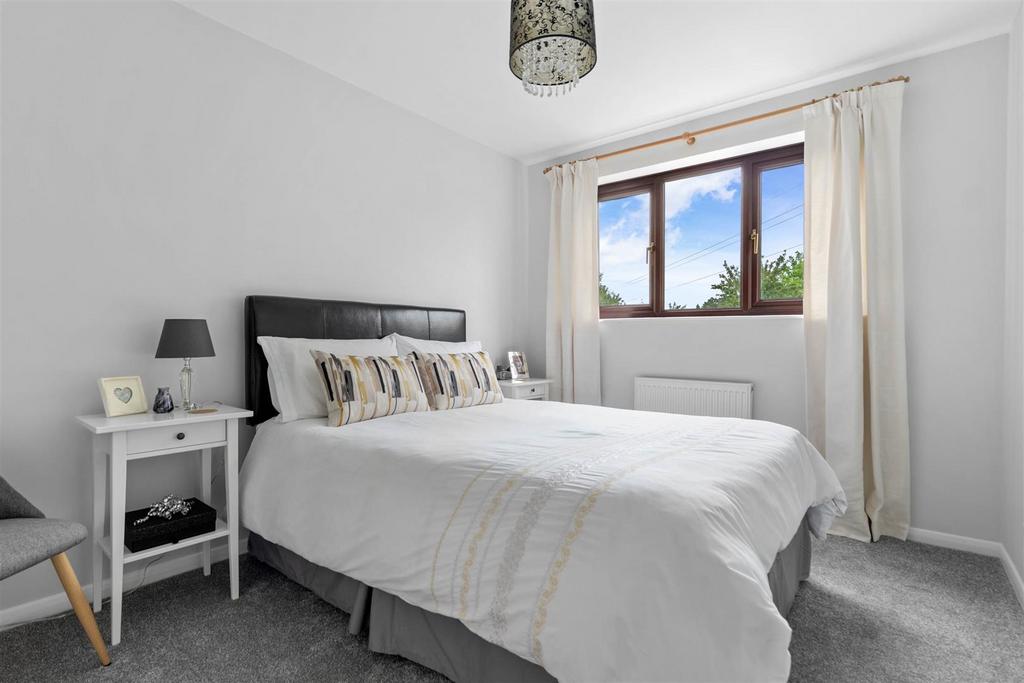 21 Himbleton Road - bedroom 2.jpg