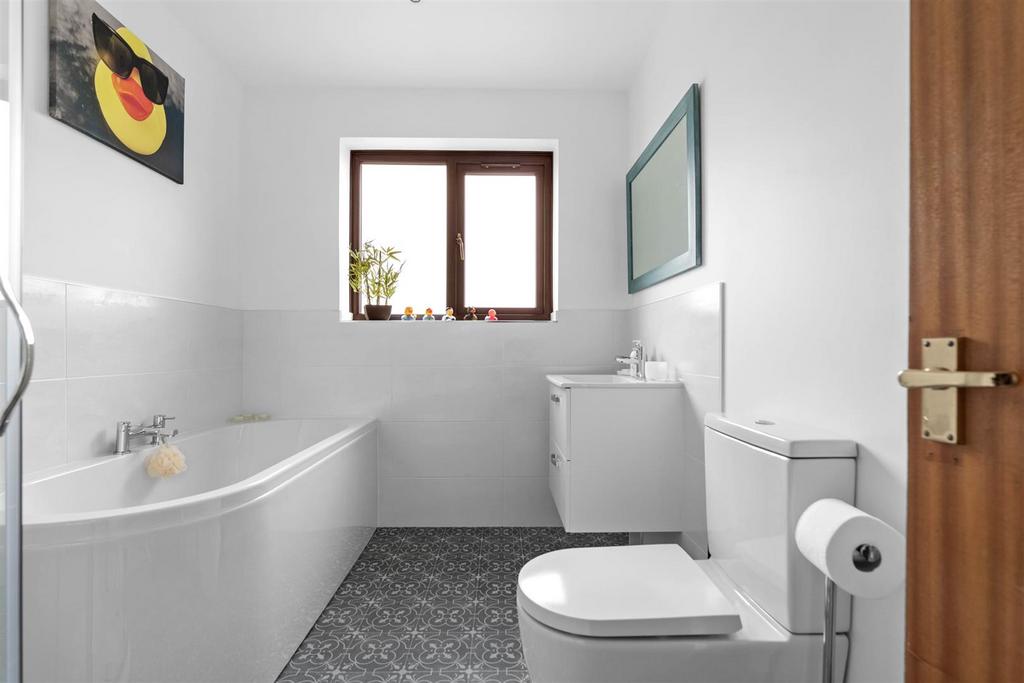 21 Himbleton Road - bathroom (brochure).jpg