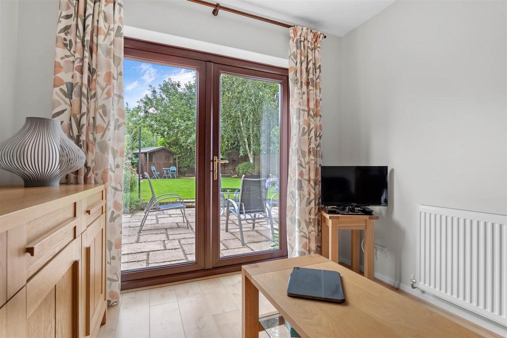 21 Himbleton Road - garden room .jpg
