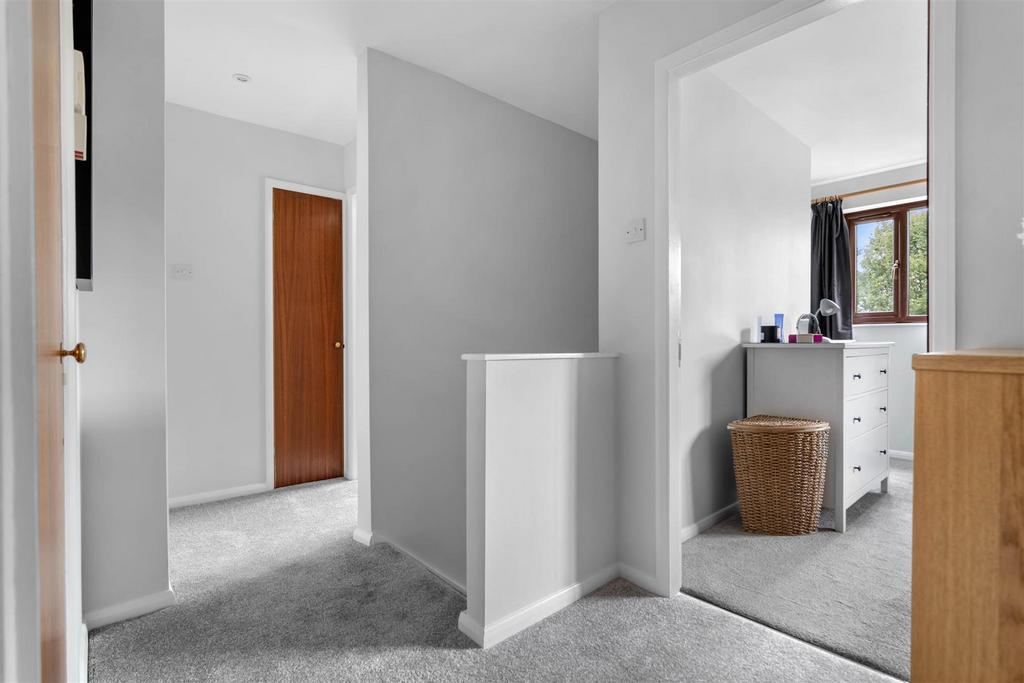 21 Himbleton Road - landing.jpg