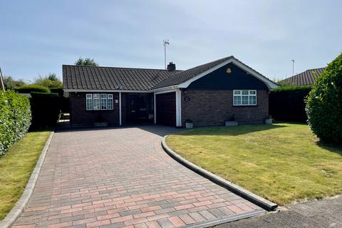 3 bedroom detached bungalow for sale, Long Meadow, Hutton, Brentwood, CM13