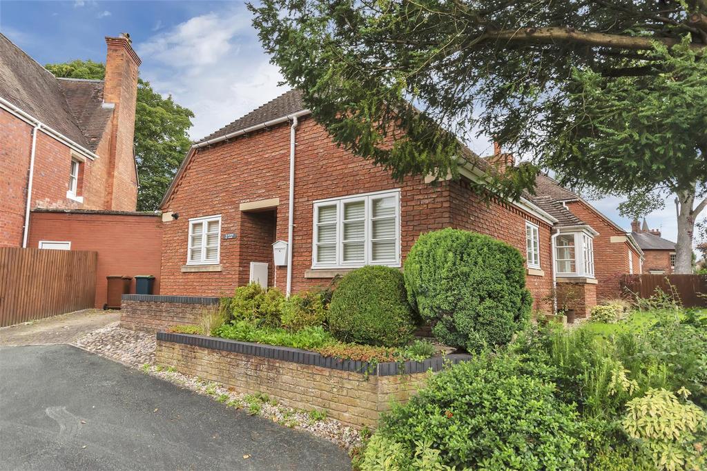 Salop Road, Oswestry 2 bed detached bungalow for sale £249,950