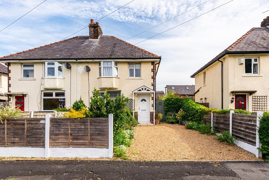 Hampson Avenue, Culcheth, Warrington... 3 bed semidetached house £