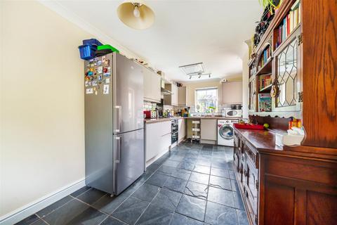 3 Abrahams Close, Bedford, MK40 3EJ