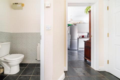 3 Abrahams Close, Bedford, MK40 3EJ