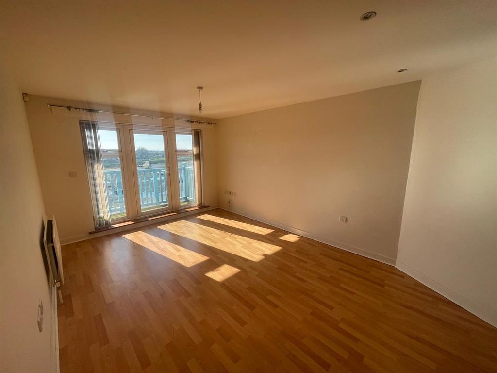 Ropetackle Shoreham by Sea 1 bed apartment £1,200 pcm (£277 pw)