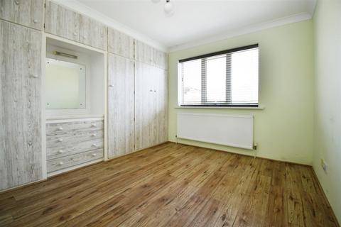 22 Manor Park, Preston, Hull, HU12 8XE