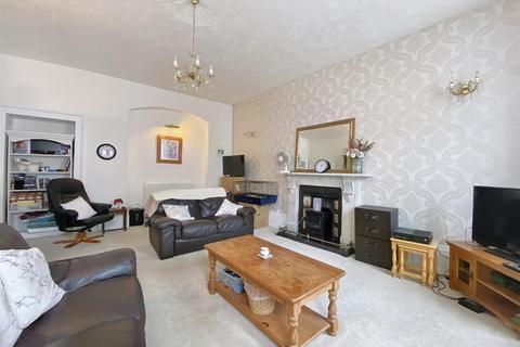 3 bedroom apartment for sale, The Parade, Pembroke