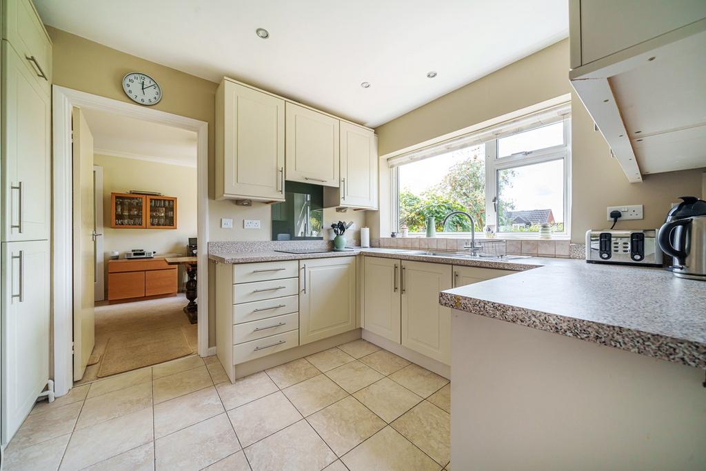 Millard Way, Hitchin, SG4 4 bed detached house for sale £735,000