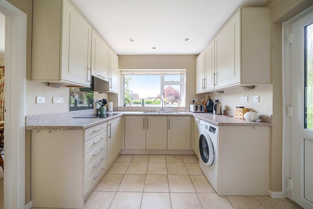 Millard Way, Hitchin, SG4 4 bed detached house for sale £735,000