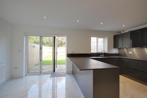 3 bedroom end of terrace house for sale, Easenby Close, Swanland