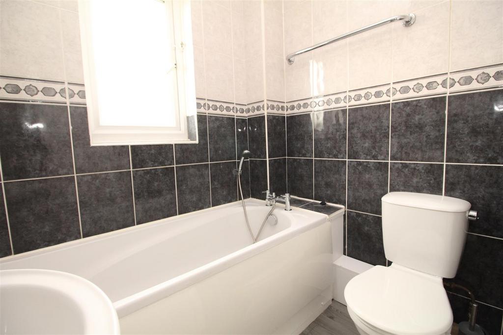 Bathroom.JPG