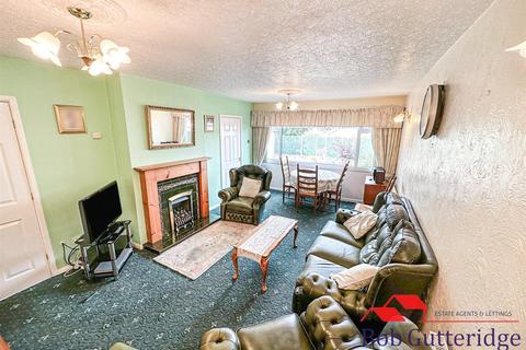 2 bedroom detached bungalow for sale, Manifold Close, Silvedale, Newcastle