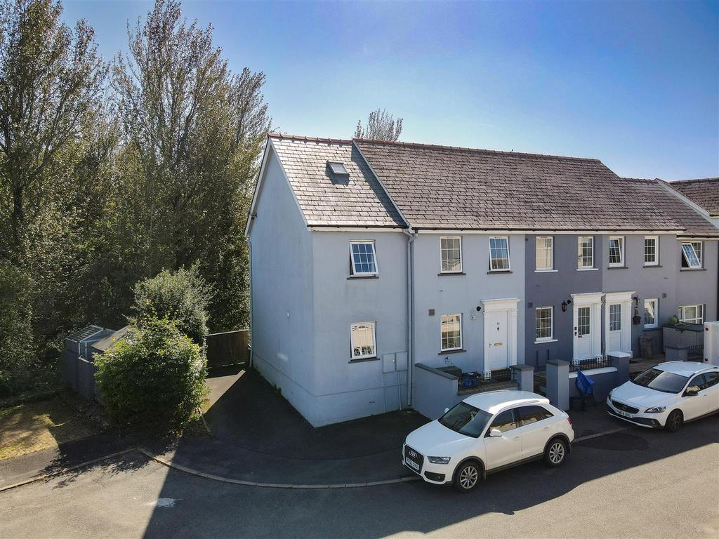58 Brookside Avenue, Johnston 3 bed end of terrace house for sale £