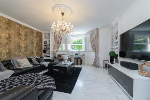 4 bedroom apartment to rent, Langland Gardens, London NW3