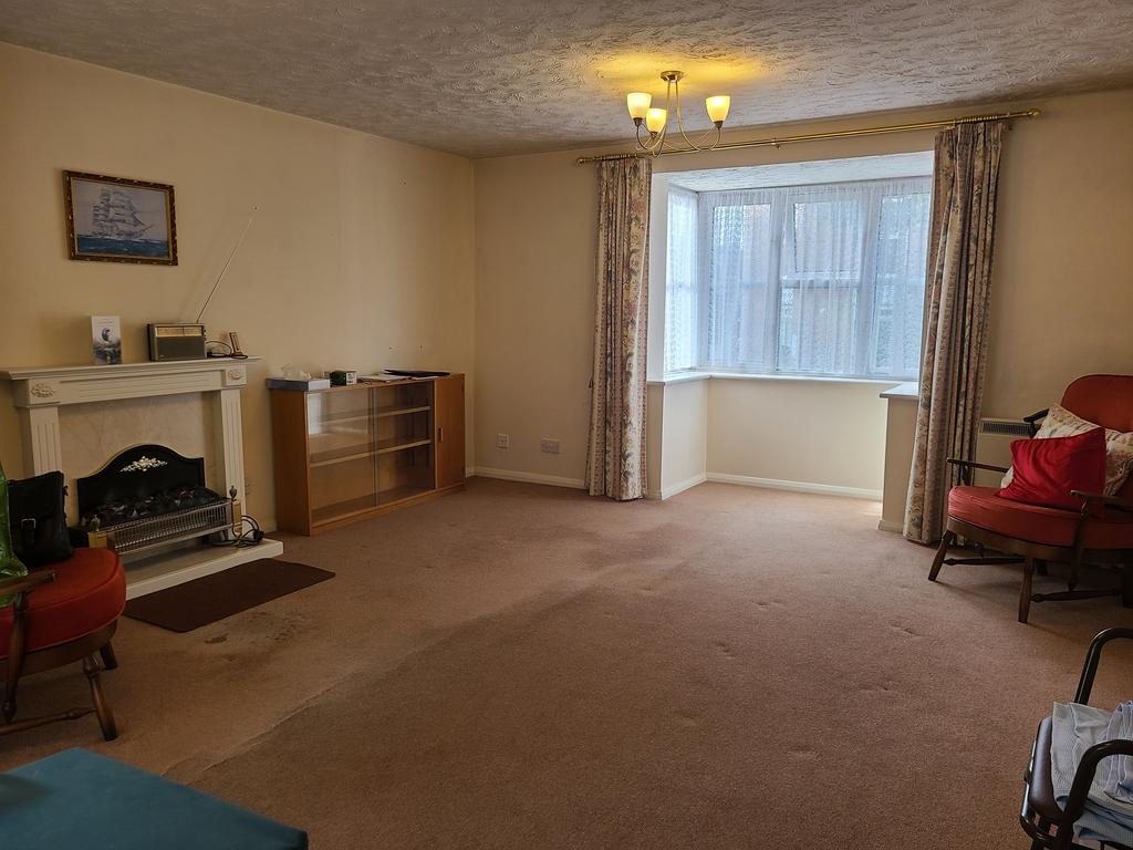 Darwin Court, Rochester 1 bed flat - £160,000