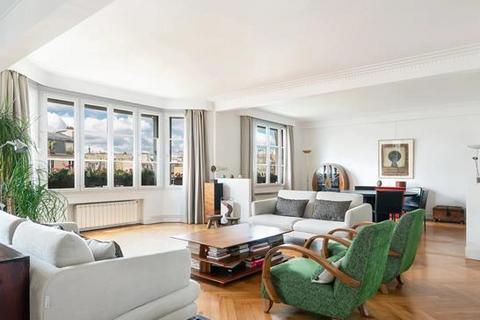 3 bedroom apartment, Paris 9ème, 75009