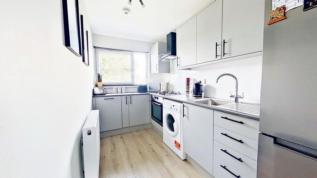 Limebank Park, East Calder, EH53 1 bed apartment £107,500