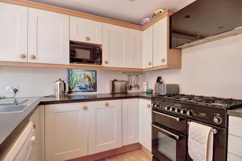 96 Reading Road, Henley-on-thames, RG9 1DN
