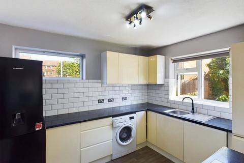 2 bedroom apartment to rent, Kelvedon Court, Ruislip, HA4