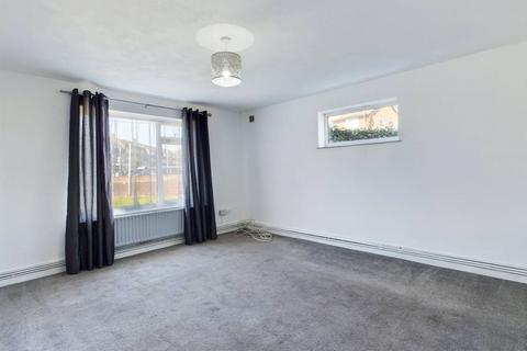 2 bedroom apartment to rent, Kelvedon Court, Ruislip, HA4