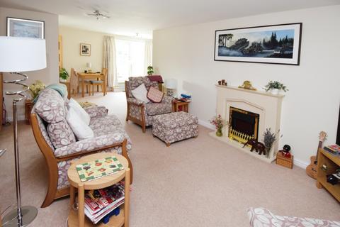2 bedroom flat for sale - Queen Eleanor Court, Amesbury, SP4 7FU