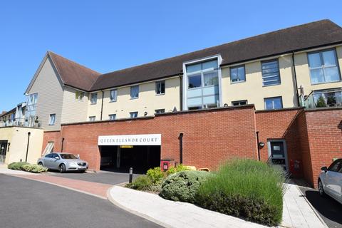 2 bedroom flat for sale, Queen Eleanor Court, Amesbury, SP4 7FU