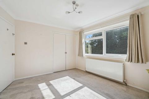 5 Parkside, Watford, WD19 4PW