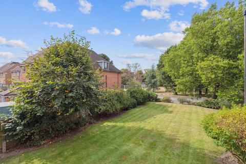 5 Parkside, Watford, WD19 4PW
