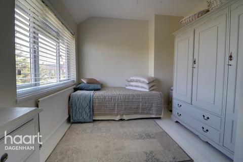 2 bedroom end of terrace house for sale - Treswell Road, Dagenham