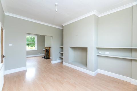 4 bedroom terraced house for sale, Silver Mill Hill, Otley, West Yorkshire, LS21