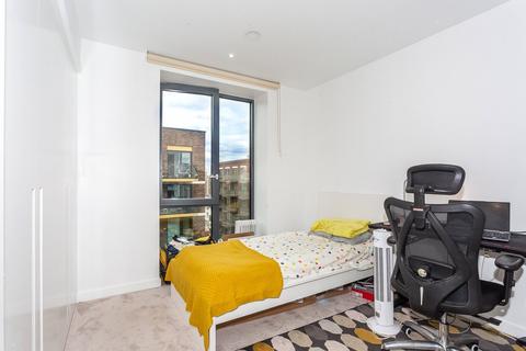 2 bedroom apartment for sale, Fairwater House, Royal Wharf, Royal Victoria Docks, E16