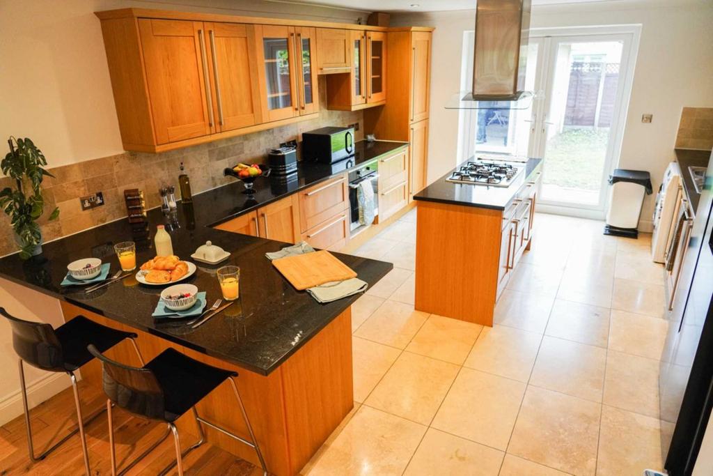 Bankside, Headington Quarry 4 bed detached house for sale £800,000