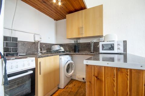 1 bedroom flat to rent, 1673L – Causewayside, Edinburgh, EH9 1QG