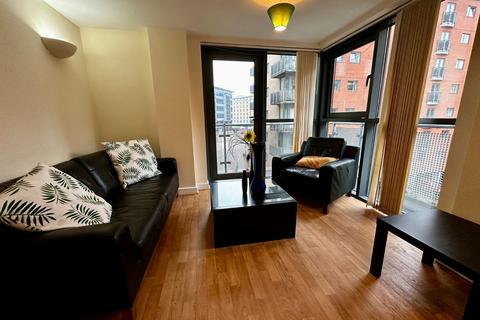 2 bedroom flat to rent, City Walk, Leeds, West Yorkshire, LS11