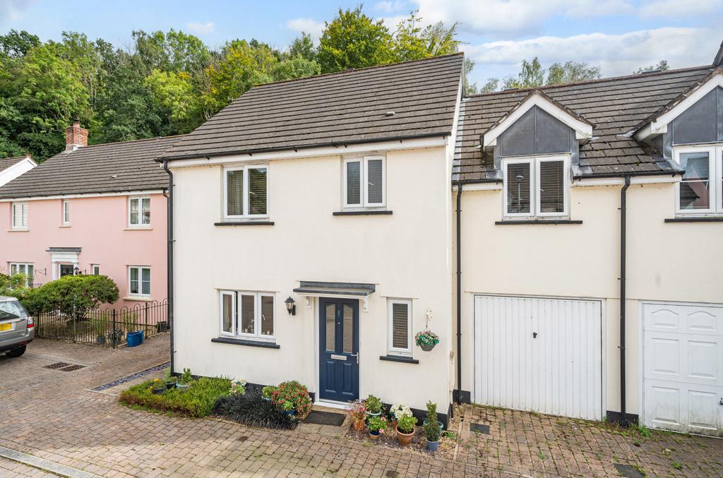 Woodland Close, Bampton, Tiverton, Devon, EX16 3 bed semidetached