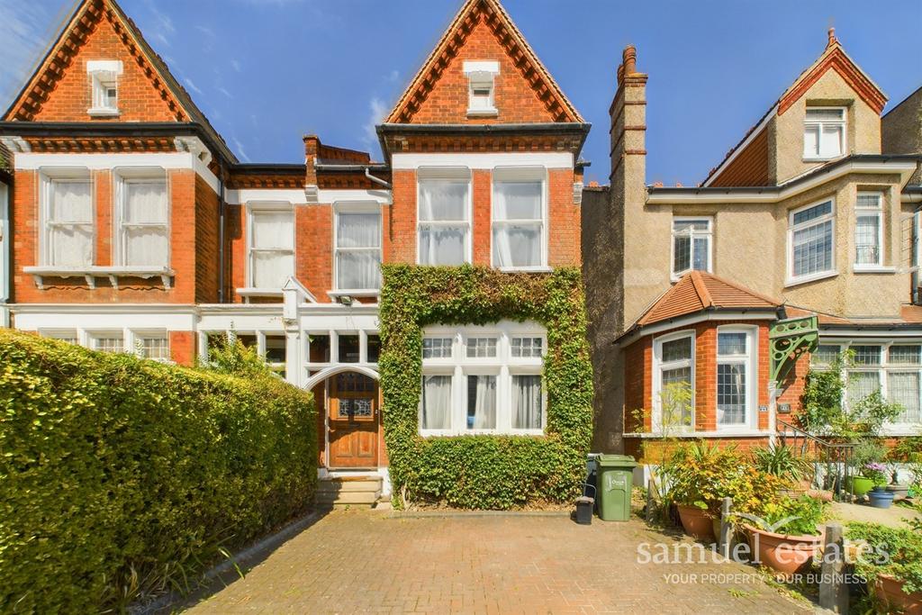 Heybridge Avenue, Streatham Common, SW16 4 bed semidetached house for