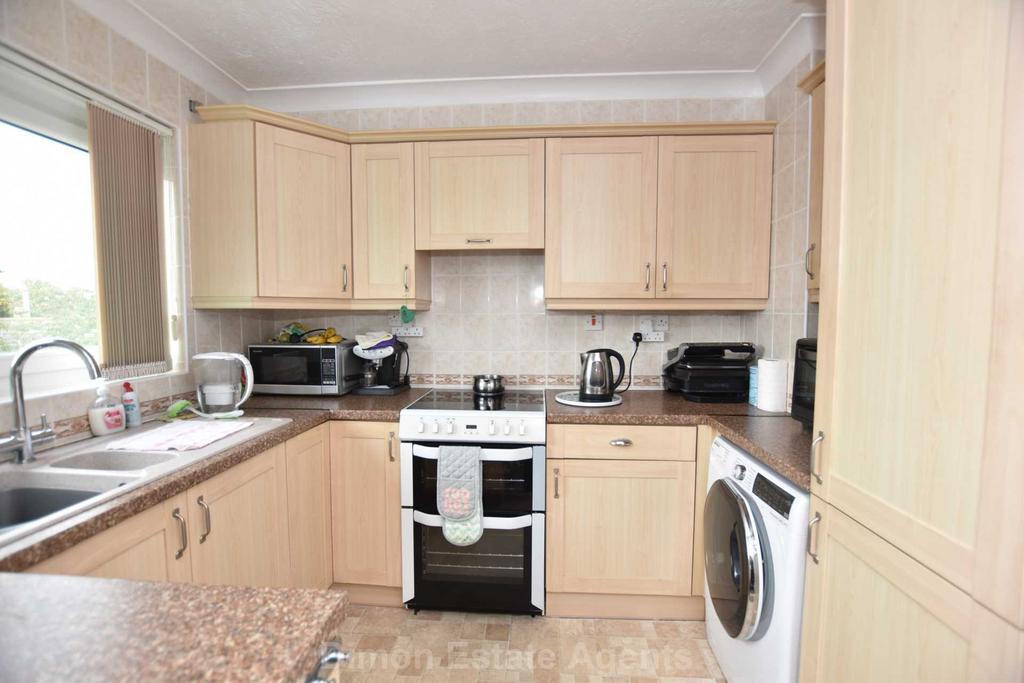 Elmhurst Road, Gosport 2 bed flat for sale £170,000