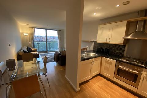 2 bedroom flat to rent, Whitehall Quay, Leeds, West Yorkshire, UK, LS1