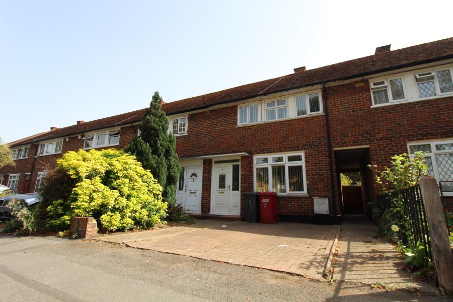 Wilford Road, Langley SL3 3 bed terraced house for sale £425,000