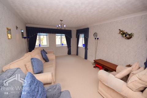2 bedroom flat for sale - Clifton Drive North, Lytham St Annes, Lancashire