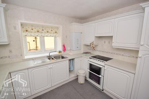 2 bedroom flat for sale, Clifton Drive North, Lytham St Annes, Lancashire