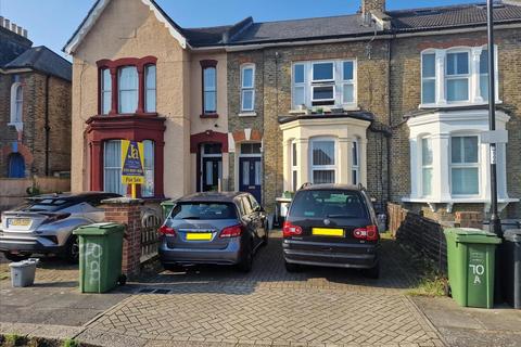 70b Barmeston Road, London, SE6 3BH