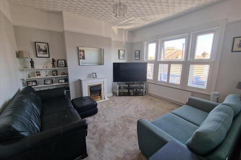 70b Barmeston Road, London, SE6 3BH
