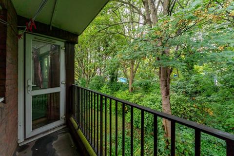 34 Garrick Close, London, W5 1AS